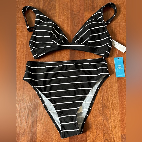 NWT Black & White Stripe Bikini Size Medium - Picture 3 of 4